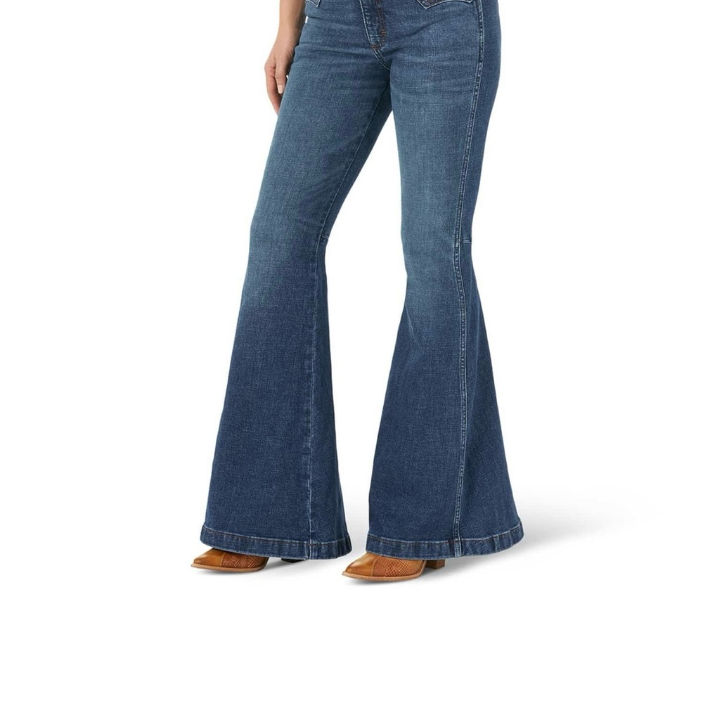 Wrangler Retro Women's High Rise Trumpet Flared Jeans 28x34